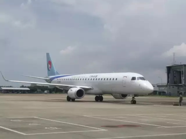 �������V������������