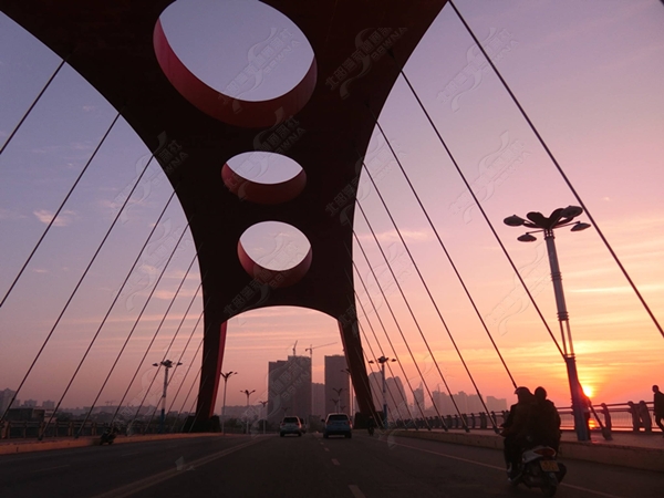 �������V������������