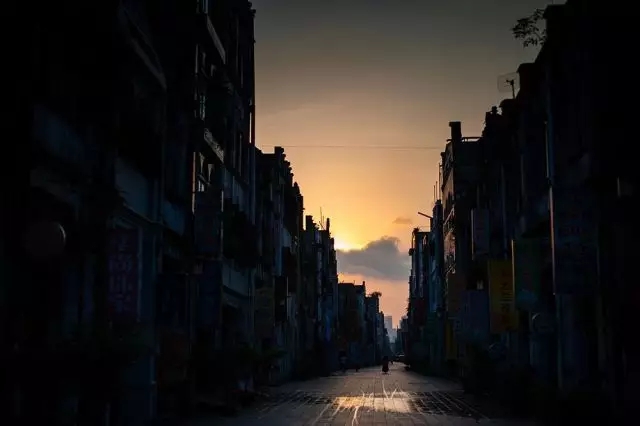 �V�����������磬�����������Ͻ�